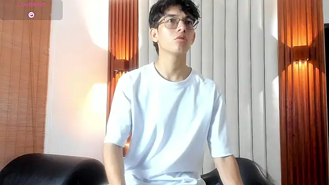 Snapshot of billie_jr chatting on September 25, 3:49 am billie jr online show from September 25, 3:49 am