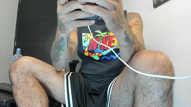 Snapshot of sergiio_mesa27 chatting on October 14, 2:13 pm sergiio mesa27 online show from October 14, 2:13 pm