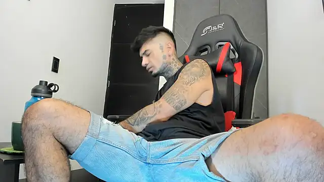 Snapshot of sergiio_mesa27 chatting on March 15, 12:03 am sergiio mesa27 online show from March 15, 12:03 am