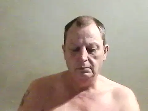 Snapshot of chubbybear2cum chatting on January 8, 5:48 am chubbybear2cum online show from January 8, 5:48 am