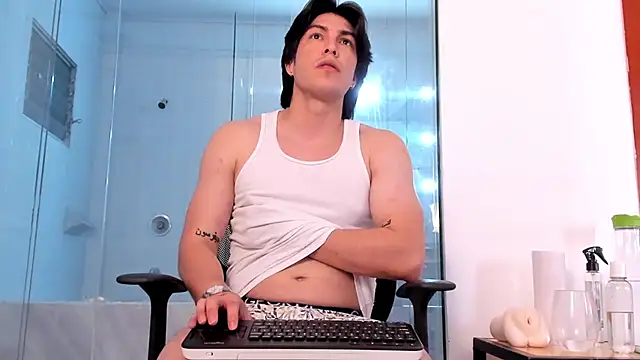 Snapshot of Karimferrer chatting on January 21, 3:49 am Karimferrer online show from January 21, 3:49 am