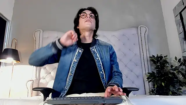 Karimferrer online show from November 18, 7:28 pm