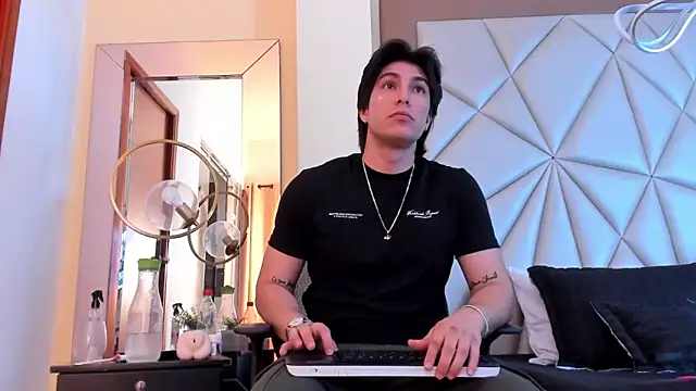 Snapshot of Karimferrer chatting on January 29, 3:44 am Karimferrer online show from January 29, 3:44 am