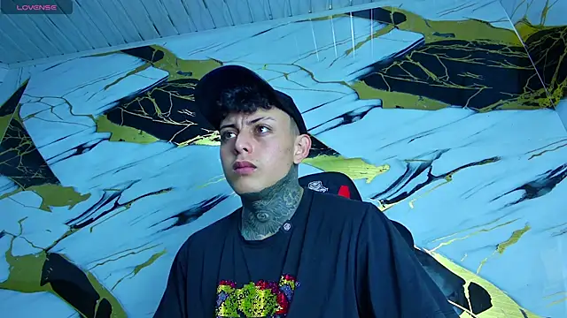 Kevin22 222 online show from March 18, 9:54 pm