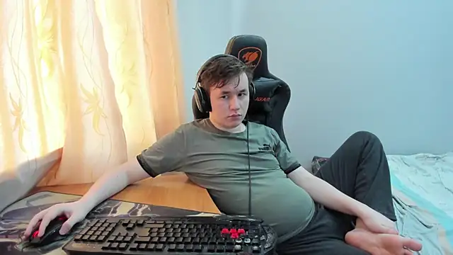 iliaskrislove online show from June 6, 12:33 pm