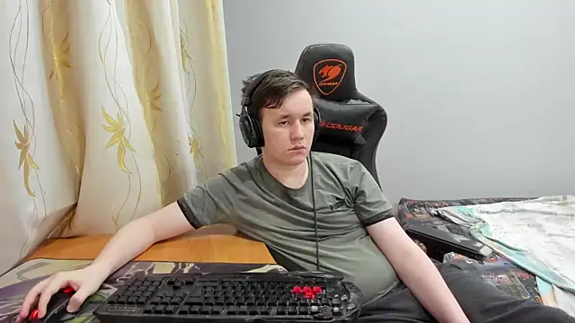 iliaskrislove online show from June 9, 6:31 pm