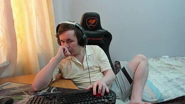 iliaskrislove online show from February 21, 6:36 am