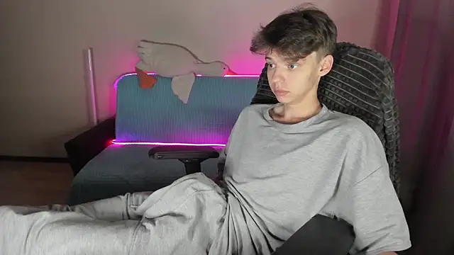 Liam sexy1 online show from September 22, 4:28 pm