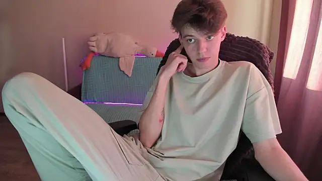 Liam sexy1 online show from September 25, 3:00 pm