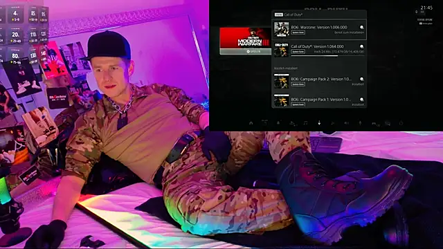 Snapshot of Fuc71 chatting on December 16, 8:48 pm Fuc71 online show from December 16, 8:48 pm