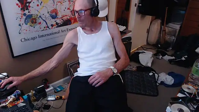 Richard Dixon online show from April 12, 8:16 am