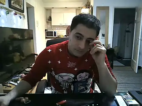 Snapshot of mihaimichael chatting on December 25, 10:16 pm mihaimichael online show from December 25, 10:16 pm