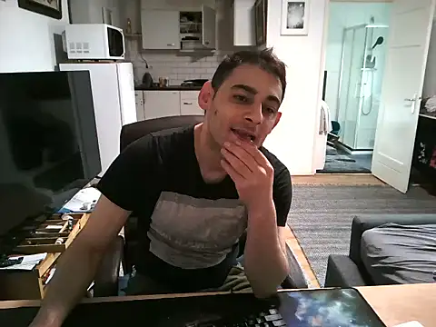 Snapshot of mihaimichael chatting on September 27, 2:15 pm mihaimichael online show from September 27, 2:15 pm