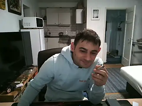 Snapshot of mihaimichael chatting on October 2, 5:06 pm mihaimichael online show from October 2, 5:06 pm