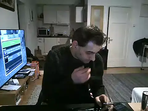 Snapshot of mihaimichael chatting on February 14, 11:10 pm mihaimichael online show from February 14, 11:10 pm