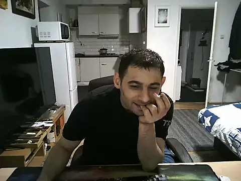 Snapshot of mihaimichael chatting on October 3, 10:04 pm mihaimichael online show from October 3, 10:04 pm