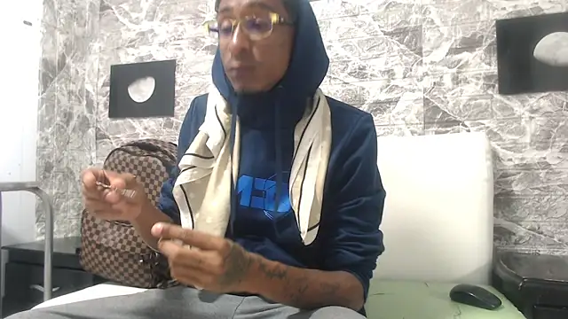 Jose Smoke online show from December 31, 1:47 am