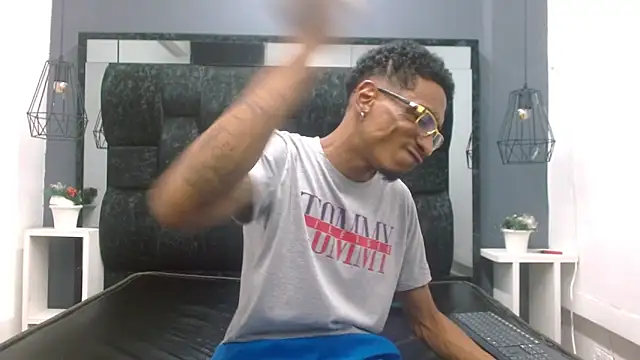 Jose Smoke online show from December 19, 4:13 am