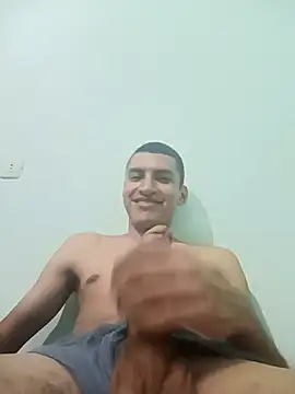 Snapshot of Rogersmit2 chatting on February 27, 5:04 pm Rogersmit2 online show from February 27, 5:04 pm