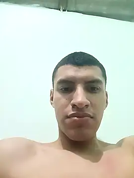 Snapshot of Rogersmit2 chatting on February 2, 3:21 am Rogersmit2 online show from February 2, 3:21 am