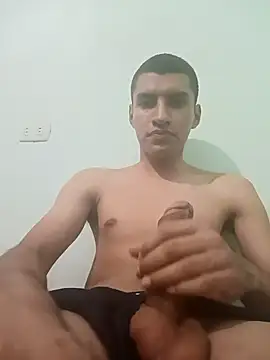 Snapshot of Rogersmit2 chatting on February 28, 10:28 pm Rogersmit2 online show from February 28, 10:28 pm