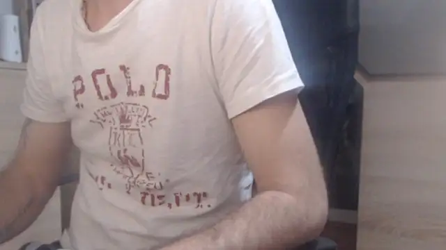 Snapshot of uncutguy01 chatting on December 5, 6:32 am uncutguy01 online show from December 5, 6:32 am