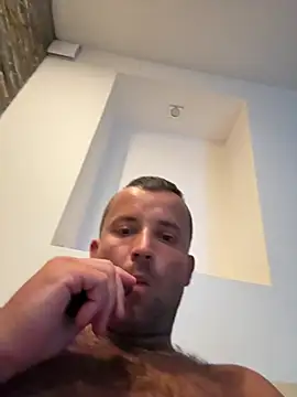 MateoKimiBi online show from August 10, 12:05 am