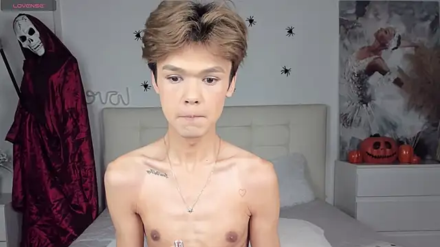 Felix Rey online show from October 31, 10:57 pm