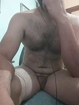 skrigul12 online show from April 21, 1:42 am