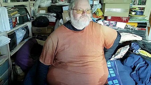 hadeszeuss2 online show from April 15, 3:23 pm