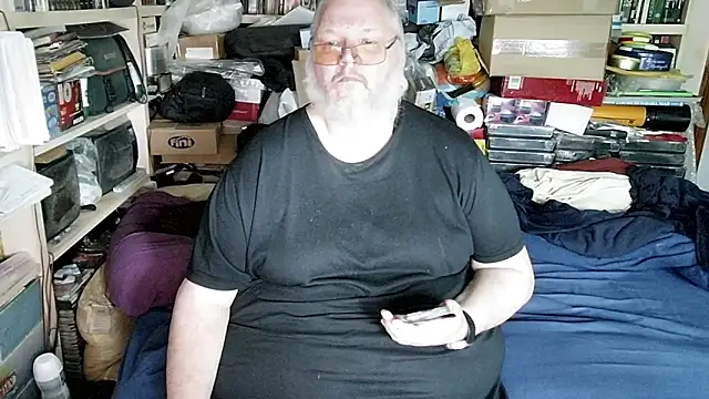 hadeszeuss2 online show from April 24, 2:52 pm