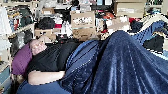 hadeszeuss2 online show from March 4, 3:08 pm