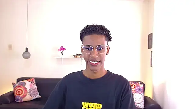 Snapshot of maiki18_ chatting on March 1, 1:51 pm maiki18 online show from March 1, 1:51 pm