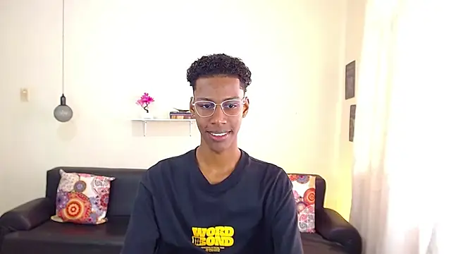 Snapshot of maiki18_ chatting on January 24, 1:47 pm maiki18 online show from January 24, 1:47 pm