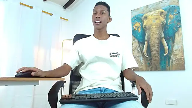 Snapshot of maiki18_ chatting on September 15, 2:07 pm maiki18 online show from September 15, 2:07 pm