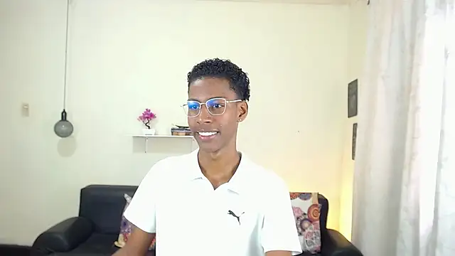 Snapshot of maiki18_ chatting on February 3, 1:51 pm maiki18 online show from February 3, 1:51 pm
