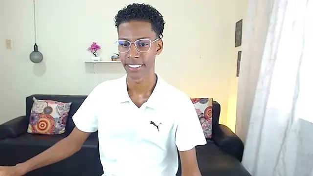 Snapshot of maiki18_ chatting on January 27, 1:30 pm maiki18 online show from January 27, 1:30 pm