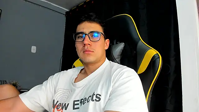 owengray2n online show from September 30, 1:23 am