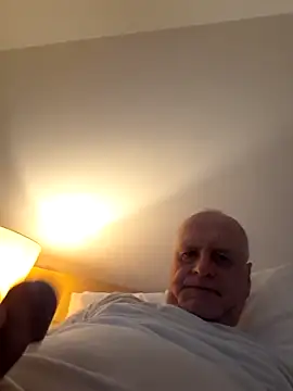 Milkasahne64 online show from April 2, 5:16 am