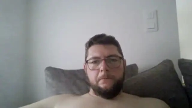 smalldick0510 online show from November 3, 9:02 am