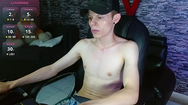 Matthew Boy  online show from March 11, 9:15 pm