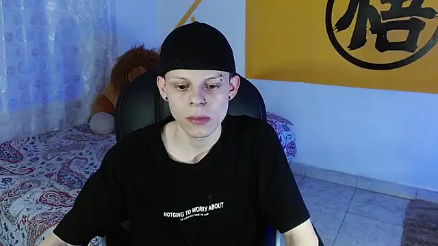 Matthew Boy  online show from December 12, 5:42 am