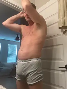 Goldenbear3111 online show from April 18, 7:29 pm