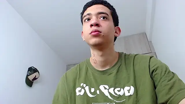 latinhandsome online show from March 11, 11:15 pm