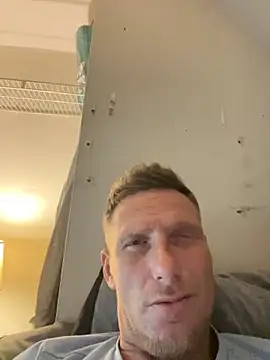 Snapshot of aaronmc311840 chatting on October 4, 7:13 am aaronmc311840 online show from October 4, 7:13 am