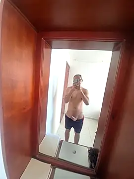 Snapshot of Juan2323hot chatting on September 17, 1:56 pm Juan2323hot online show from September 17, 1:56 pm