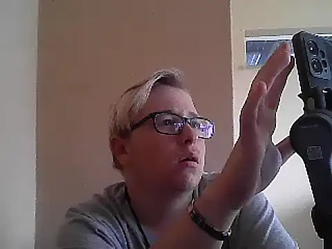 bisexualboy05 online show from January 12, 2:19 pm