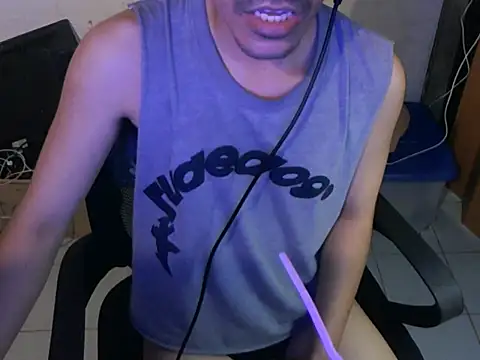 cloudyth1994 online show from October 7, 3:21 am