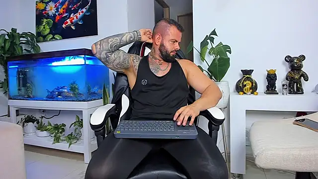 Snapshot of Johnnygrayson1 chatting on September 13, 1:28 am Johnnygrayson1 online show from September 13, 1:28 am