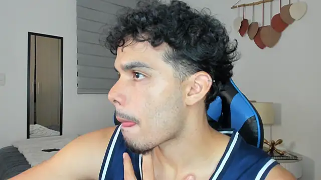 mateoleonee online show from March 13, 11:59 pm